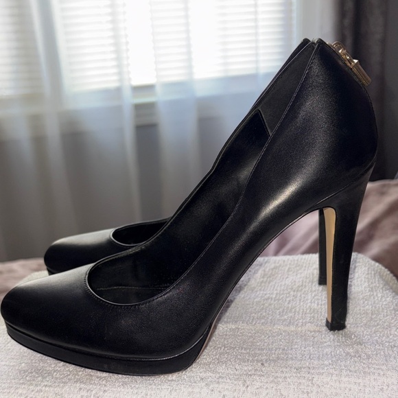 Michael Kors Classic Black Pumps with gold key lock on back of heel - Picture 2 of 10
